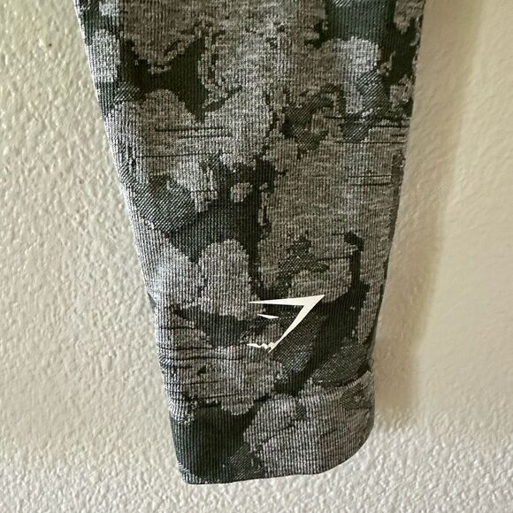 Gymshark Camo Adapt Seamless Two Piece Bra And Leggings Workout Set - Picture 6 of 6